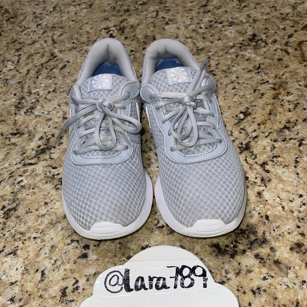 Nike Tanjun